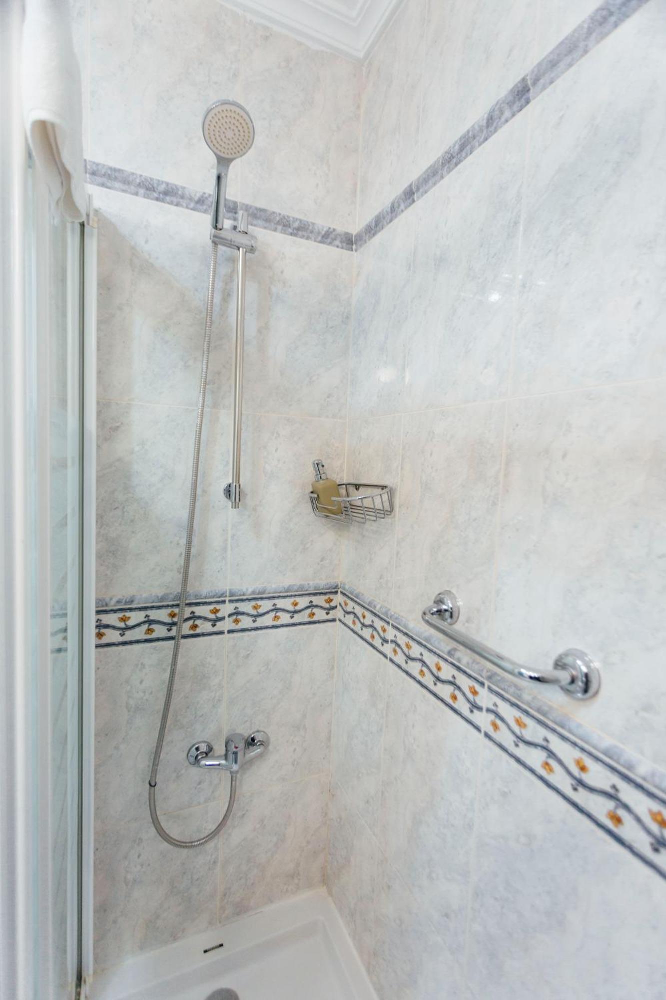 Stunning And Colorful- 4Bd 2Bth- Santa Cruz Appartement Sevilla Buitenkant foto